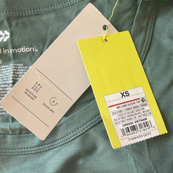 NWT! All in Motion Green Long Sleeve Tee Size XS - Picture 4 of 9